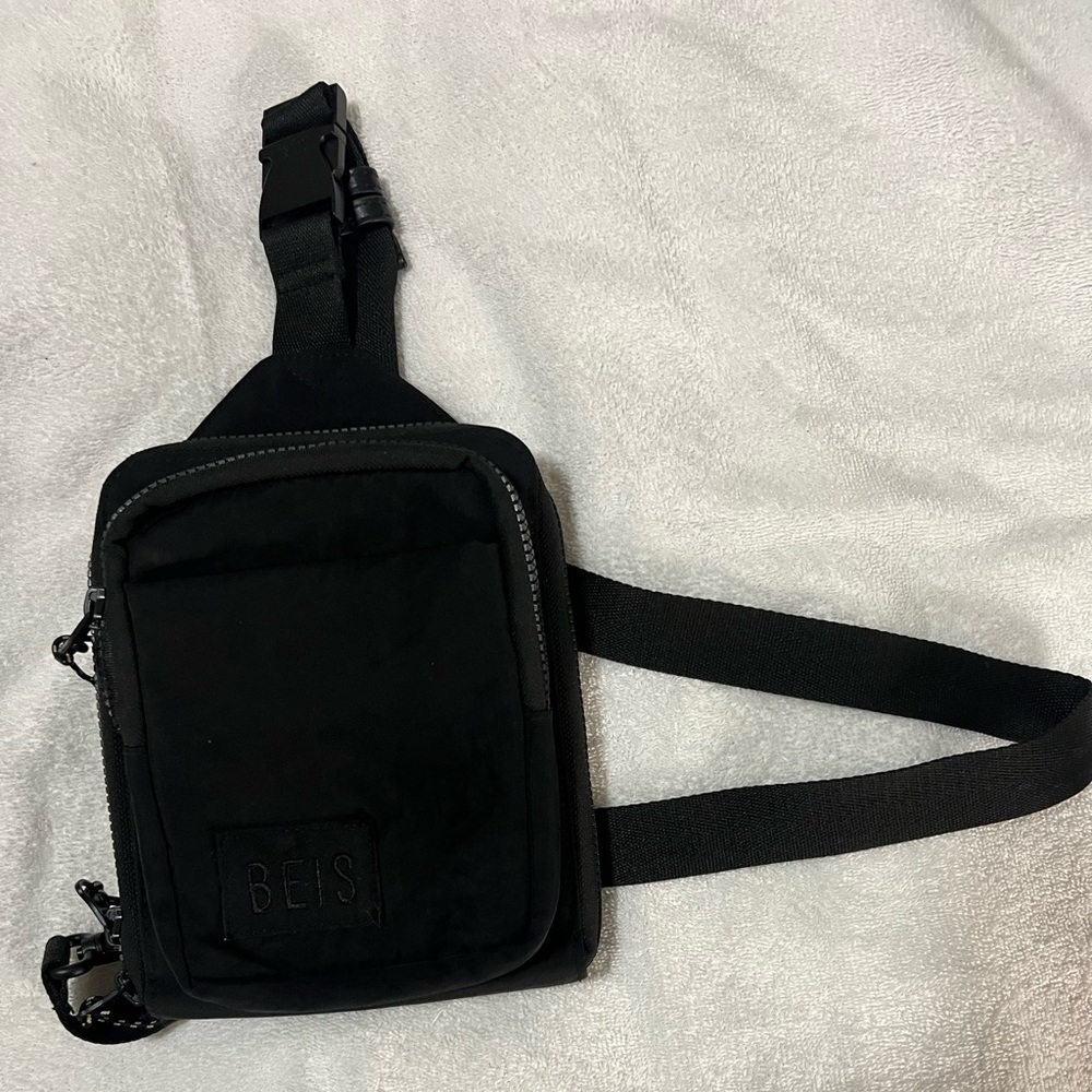Beis Sport Sling in Black Used one time